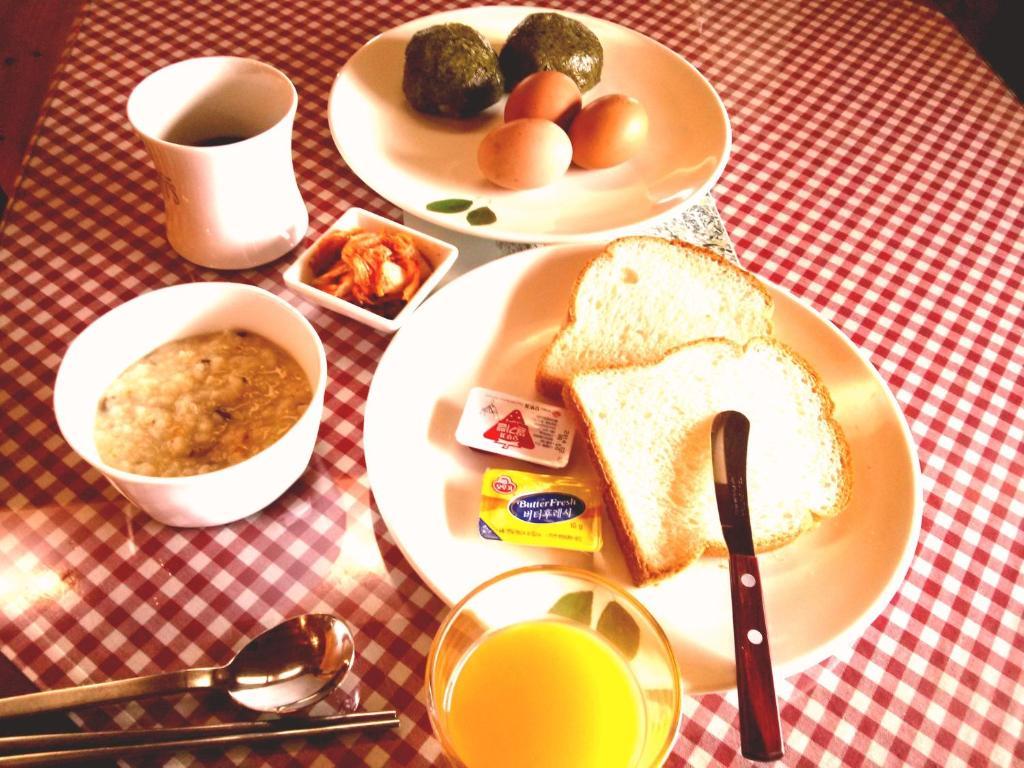 Breakfast At Tiffany'S Pension Согвипхо Номер фото